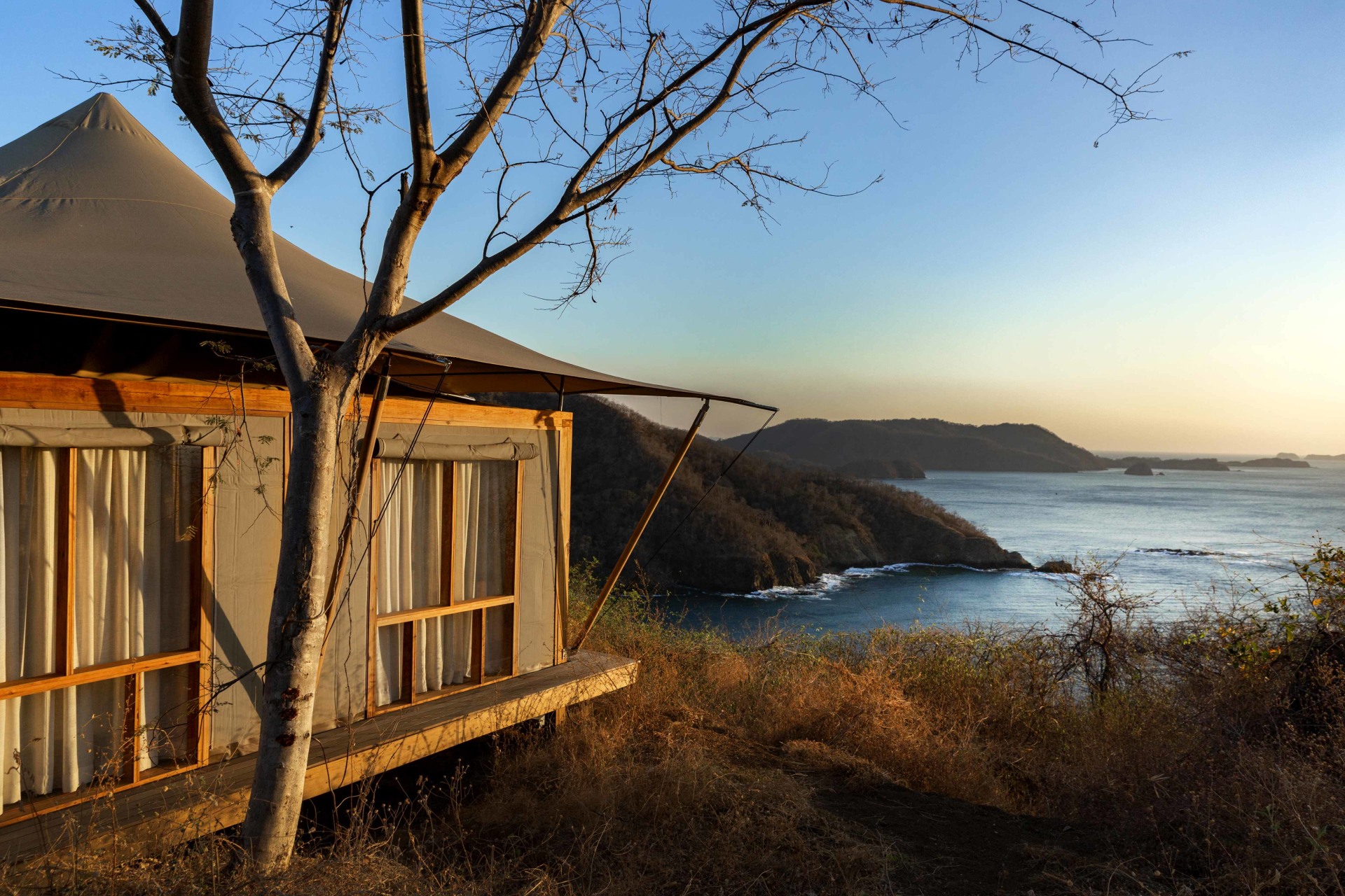 Aussenansicht einer Suite im Kasiiya Papagayo