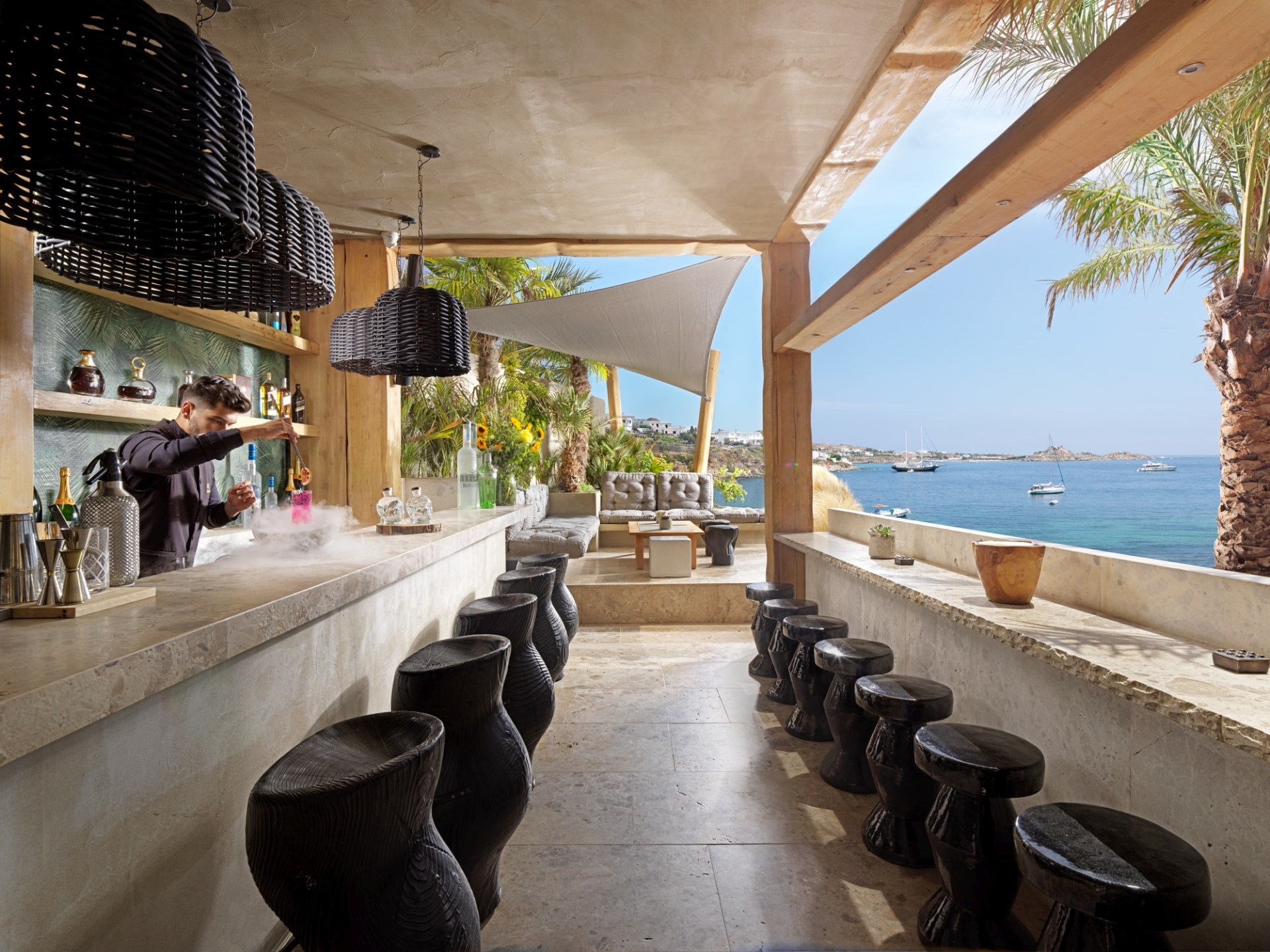 Beach Bar des Kensho Psarou Hotels