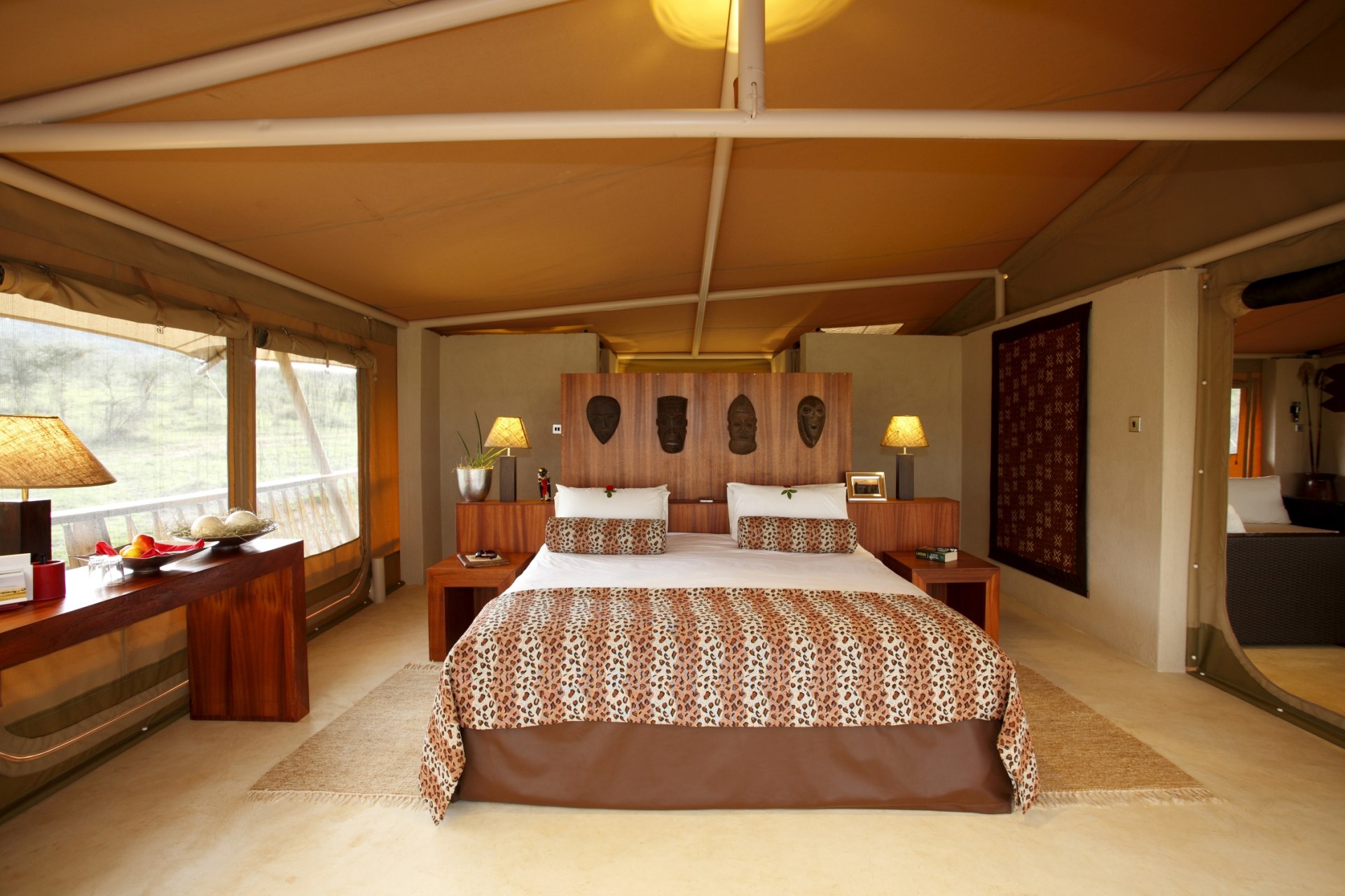 Schlafzimmer der Leopard Suite im Mara Bushtops