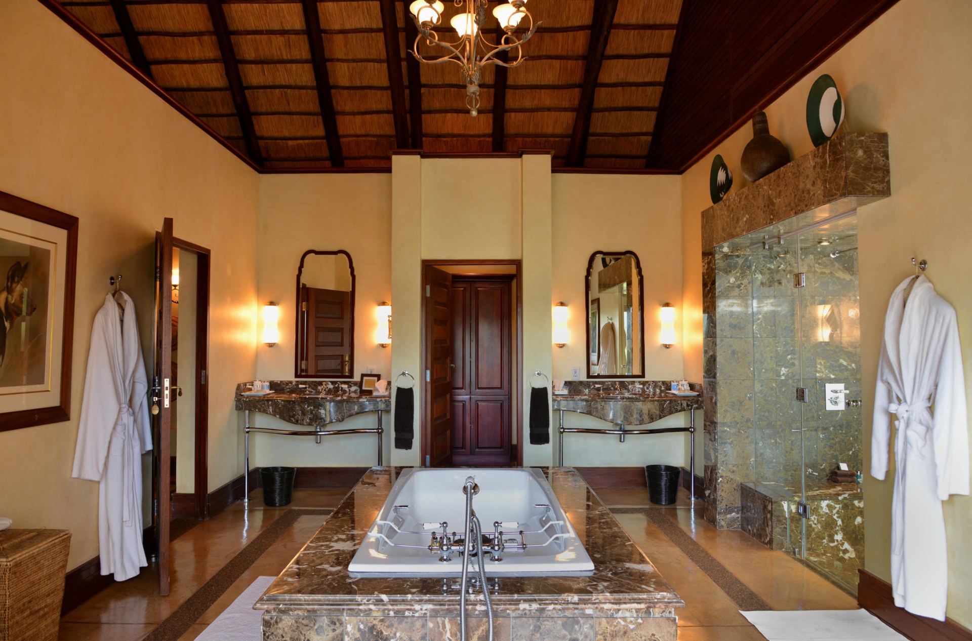 Suite Badezimmer der Mateya Safari Lodge