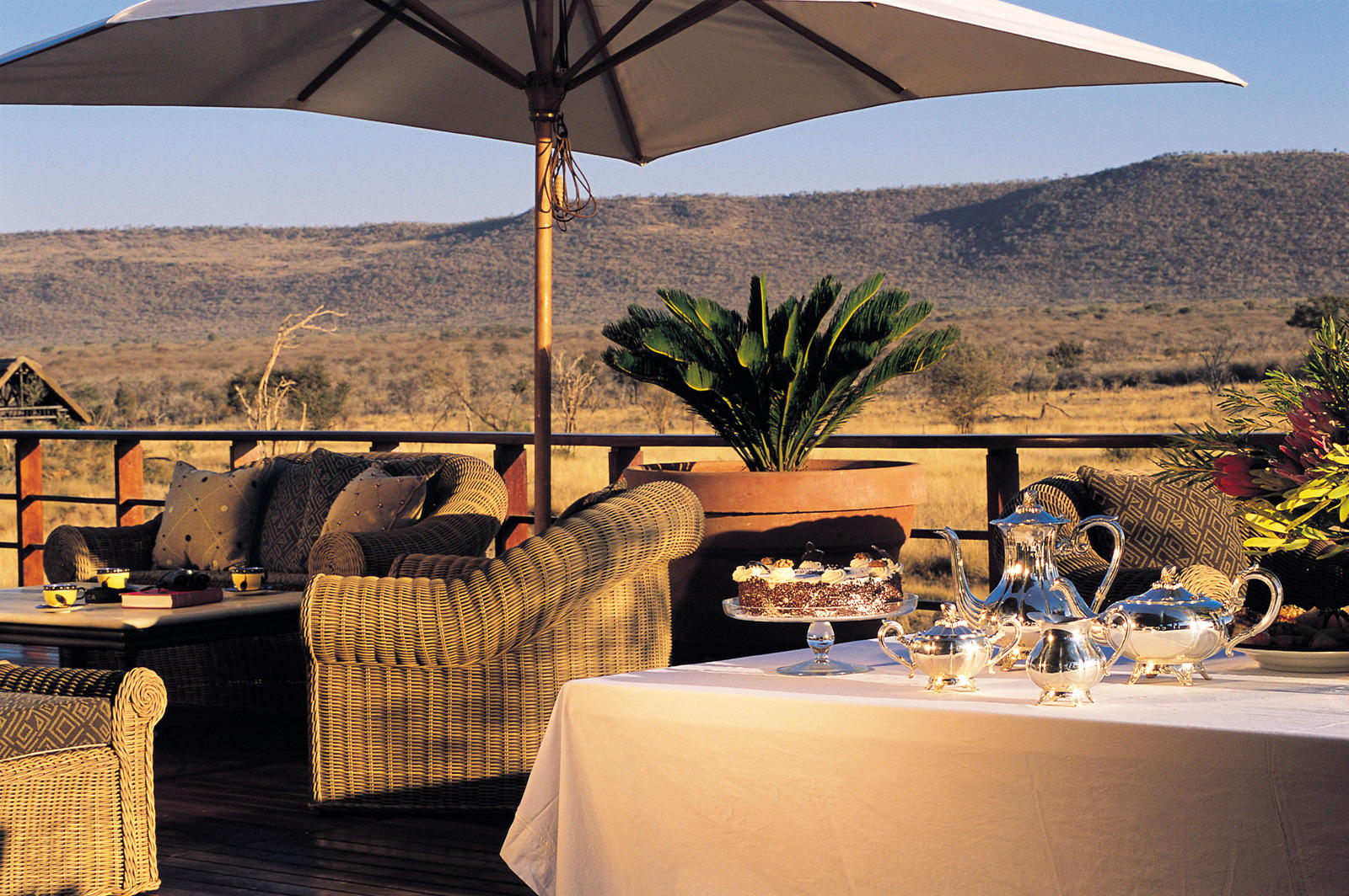 Veranda der Mateya Safari Lodge