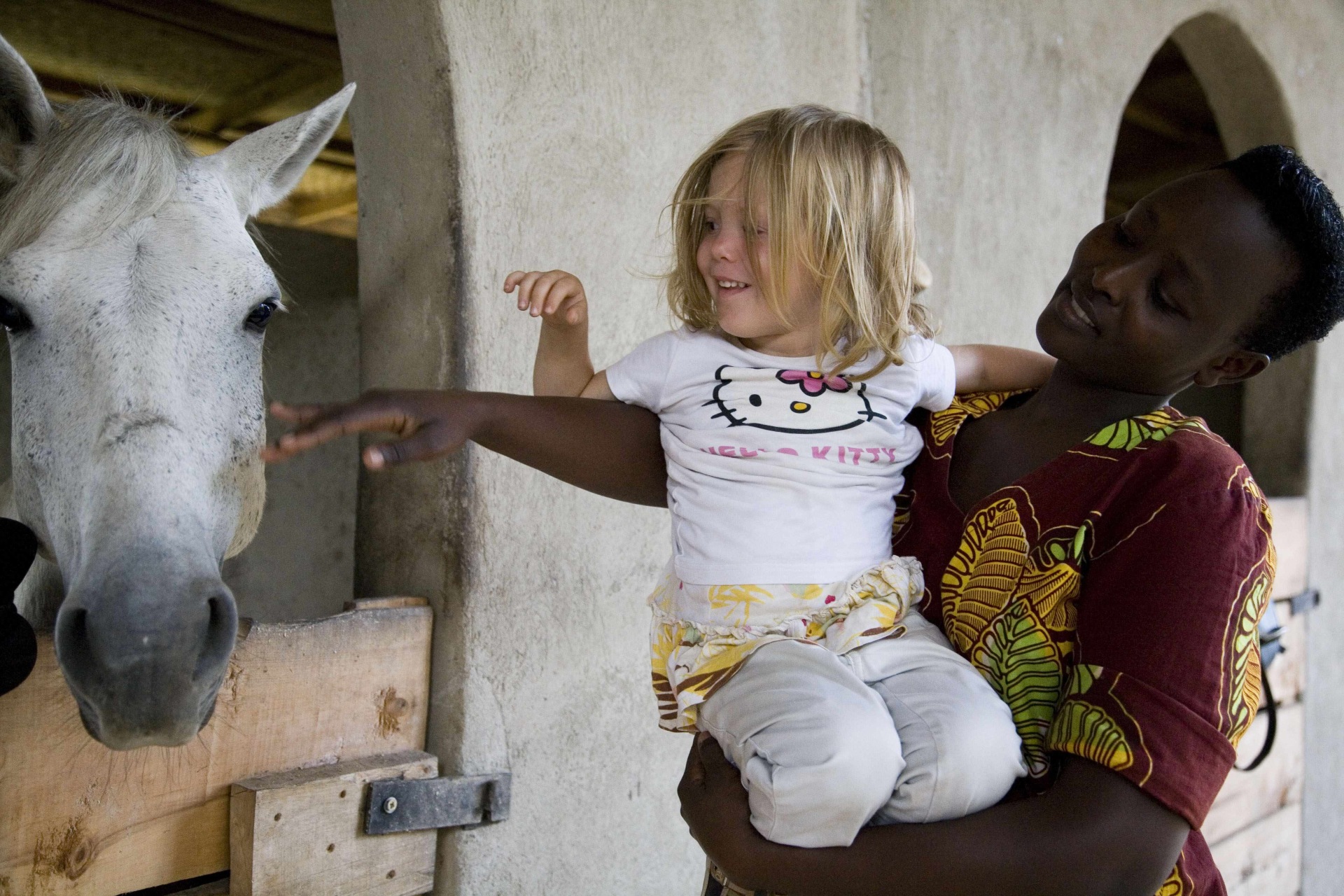 Aktivitaeten mit Kindern in der Mihingo Lodge