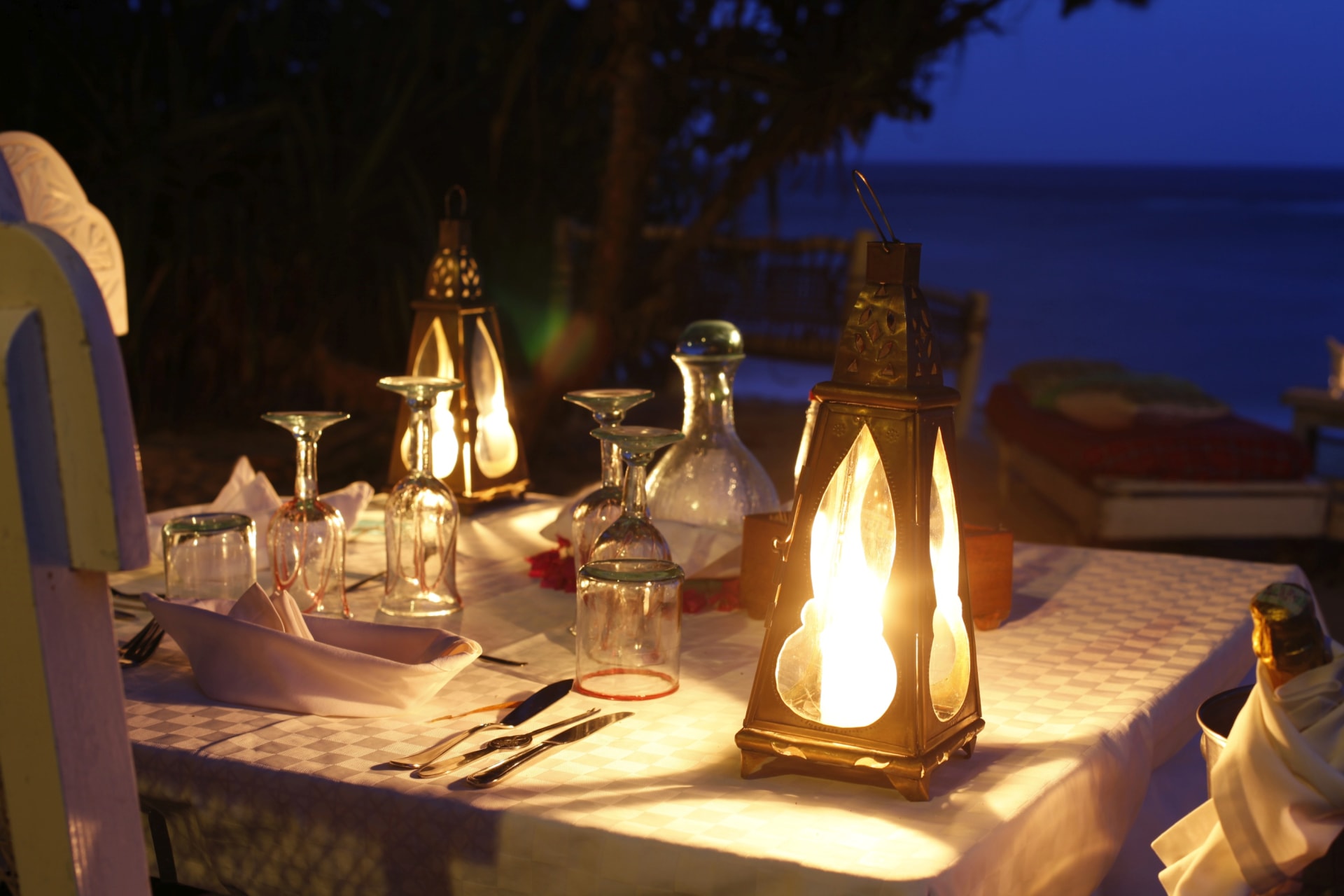 Abendessen am Strand des Msambweni Beach House
