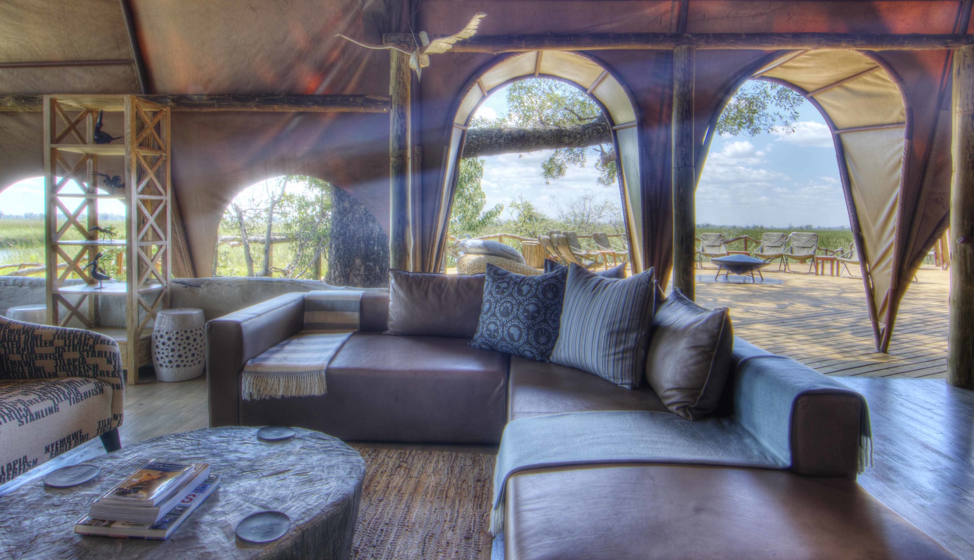 Loungebereich des Okuti Camp