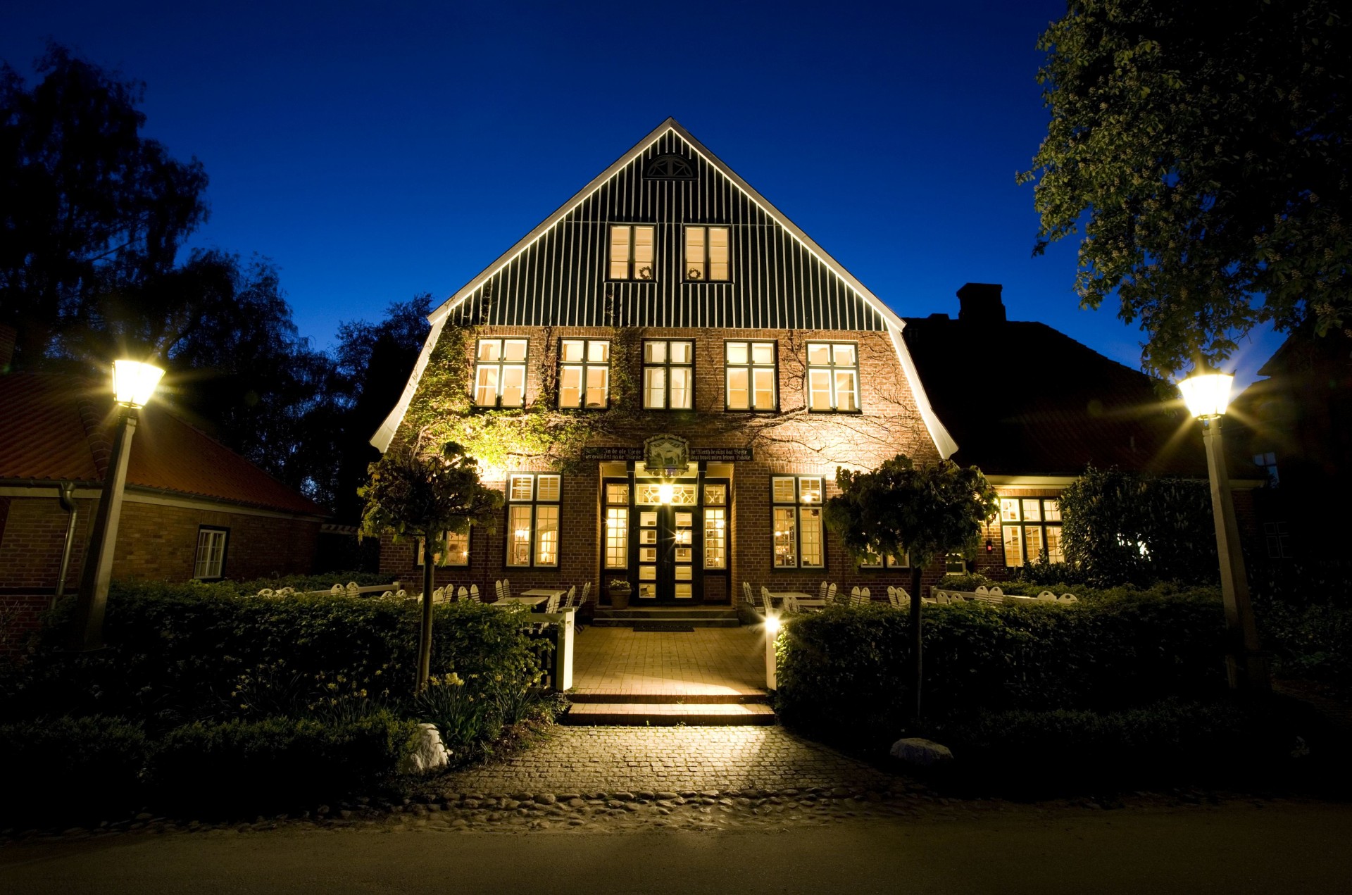 Hotel in der Daemmerung