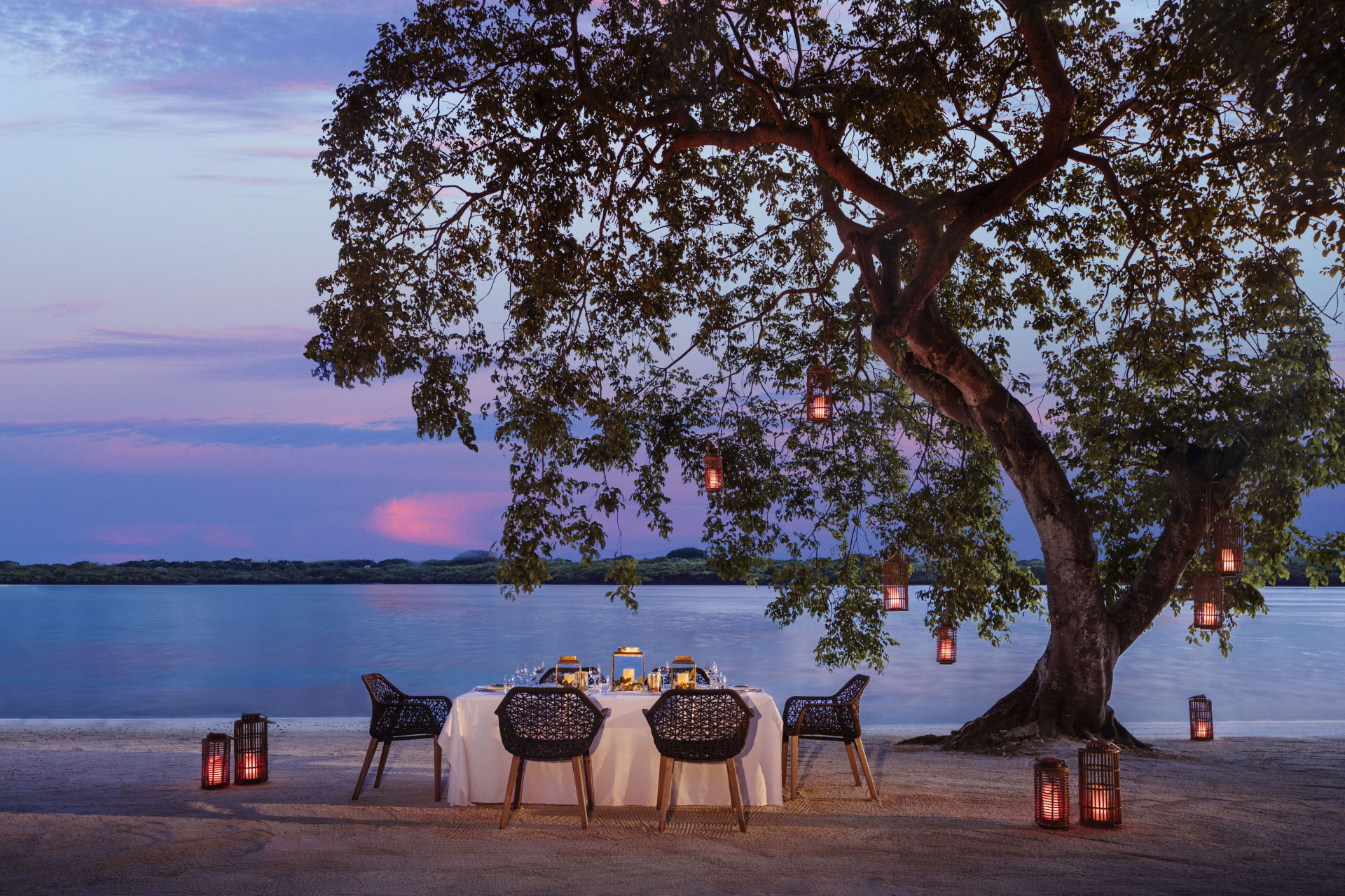 private Candlelight Dinner am Strand