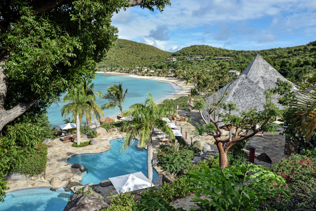 Poolbereich des Rosewood Little Dix Bay