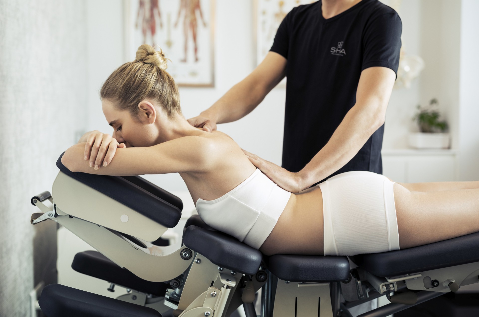 Osteopathie Behandlung in der SHA Wellness Clinic