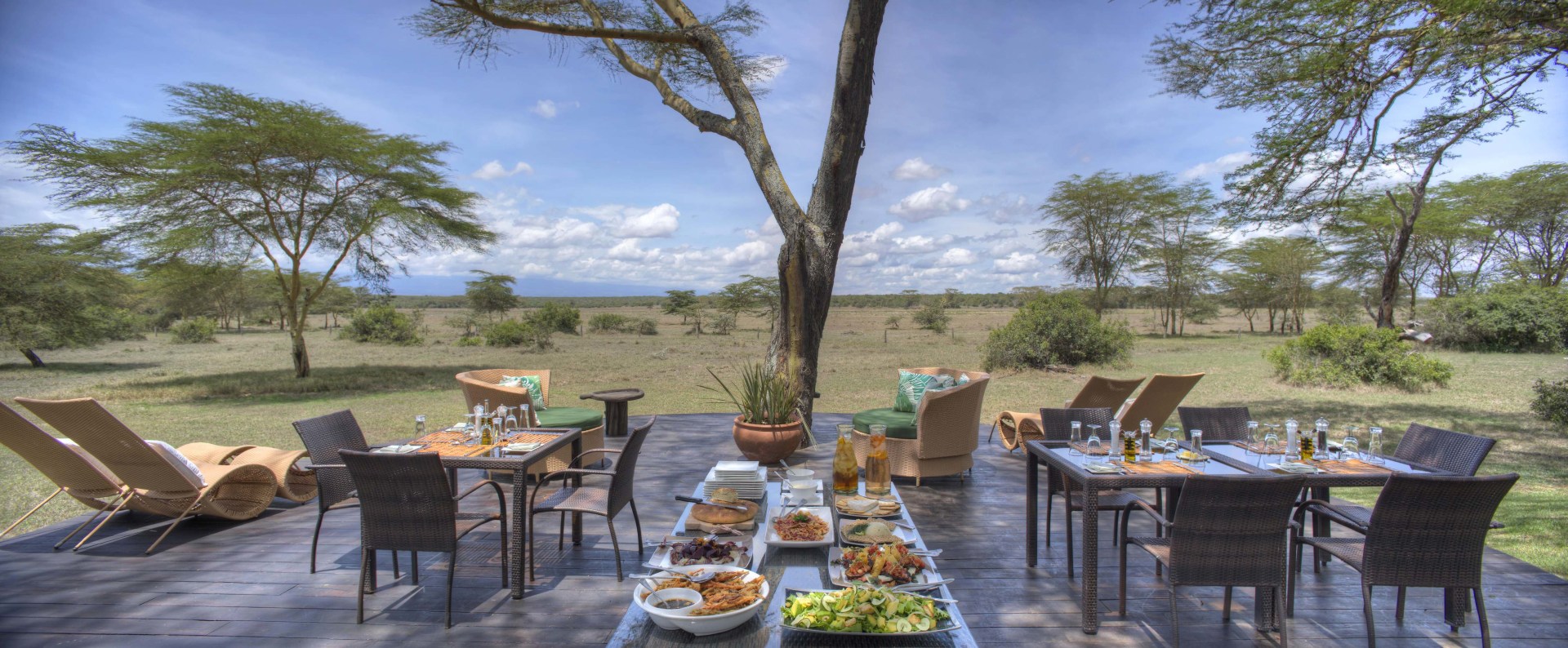 Mittagessen auf der Terrasse der Solio Lodge