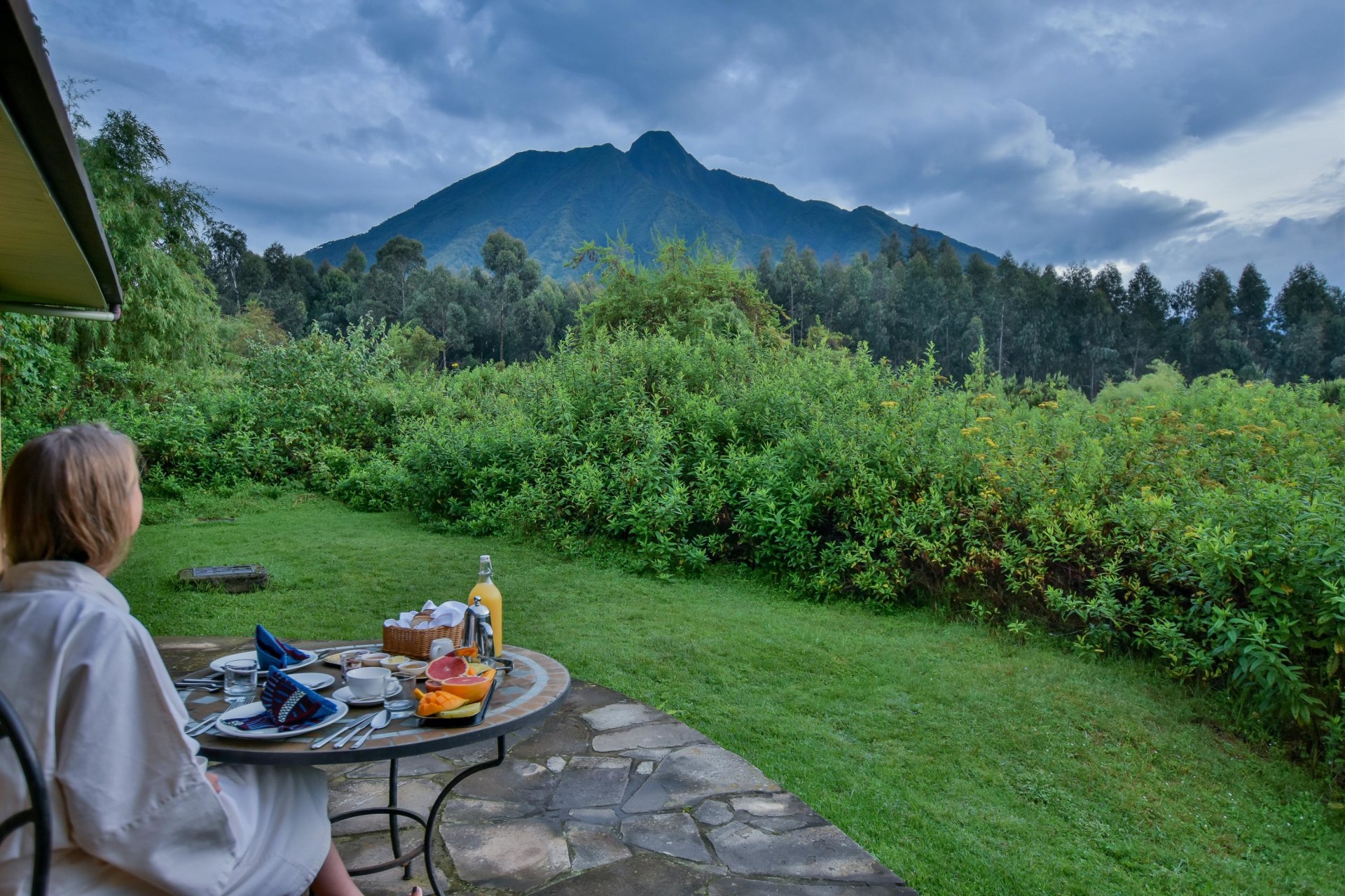 Ausblick auf den Volcanoes Nationalpark von der Sabyinyo Silverback Lodge aus