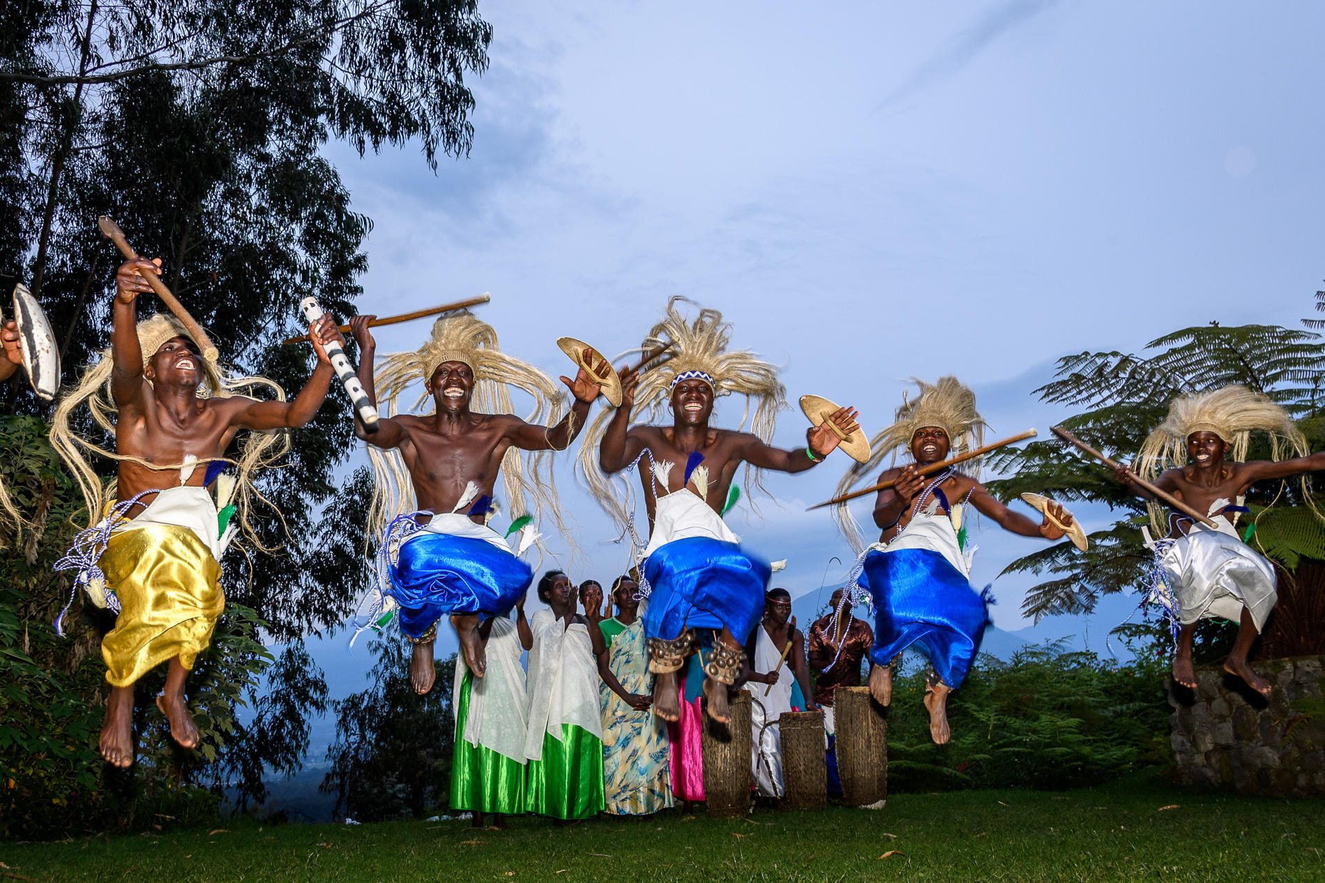 Traditioneller Tanz in der Sabyinyo Silverback Lodge