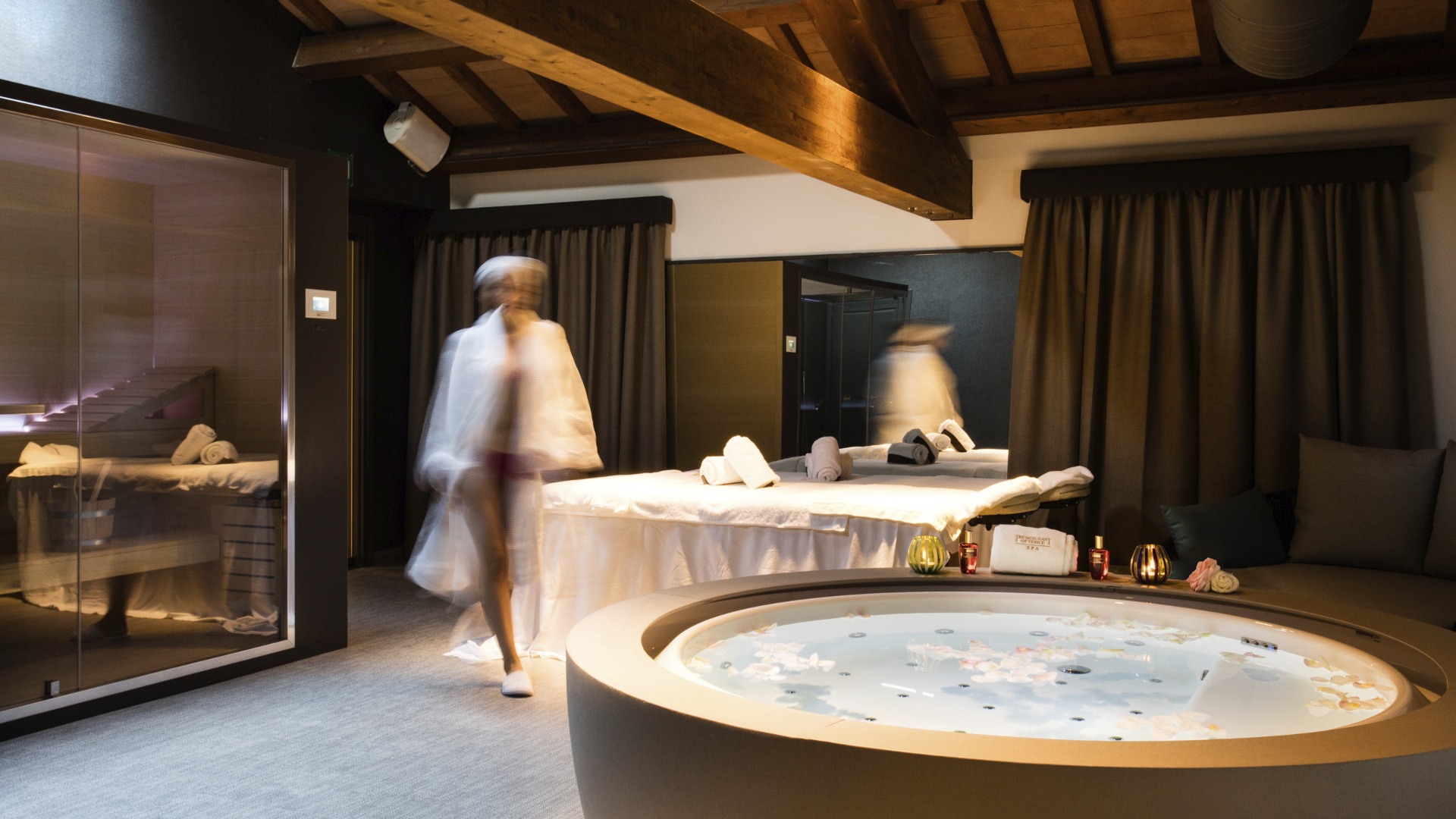 Spa Suite mit Whirlpool