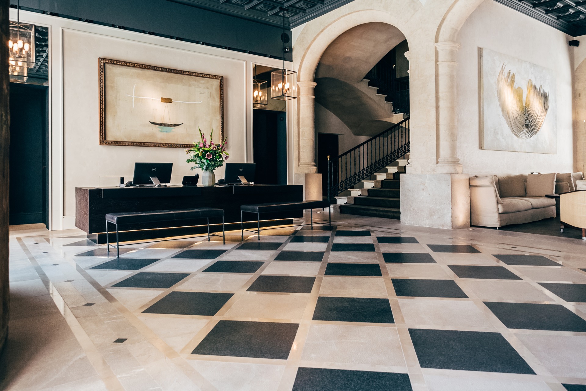 Ansicht der Lobby und Rezeption des San Francesc Hotel