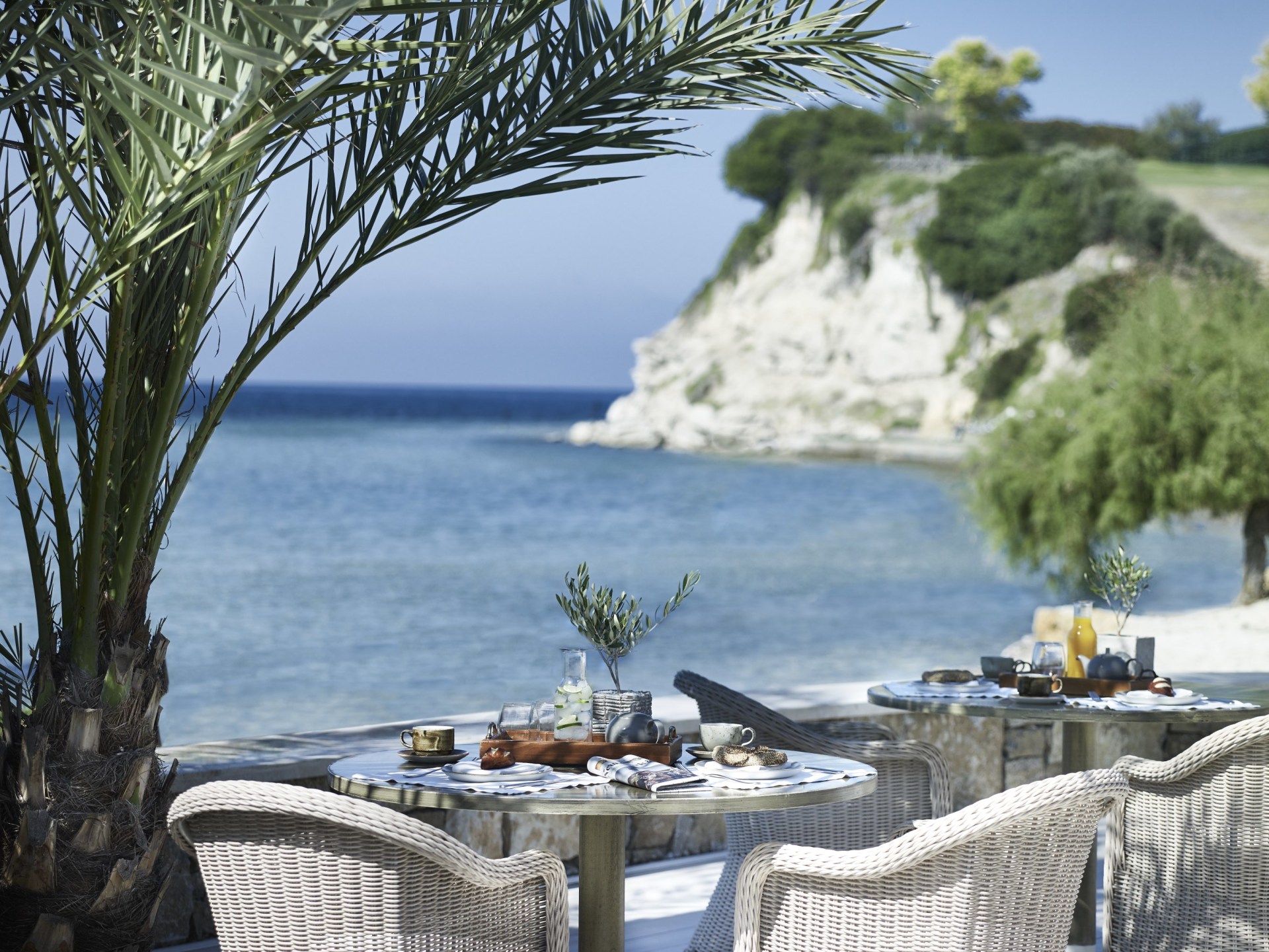 Terrasse mit Blick aufs Meer vom Amos Restaurant