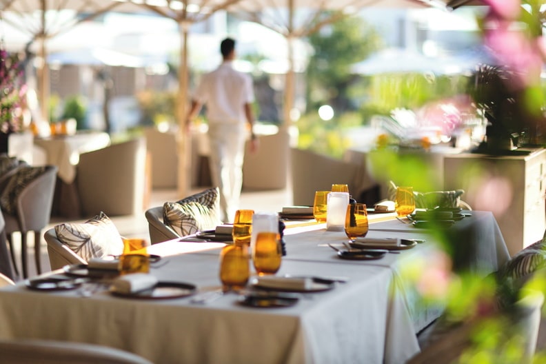 Außenansicht des Market Restaurants im Sani Dunes