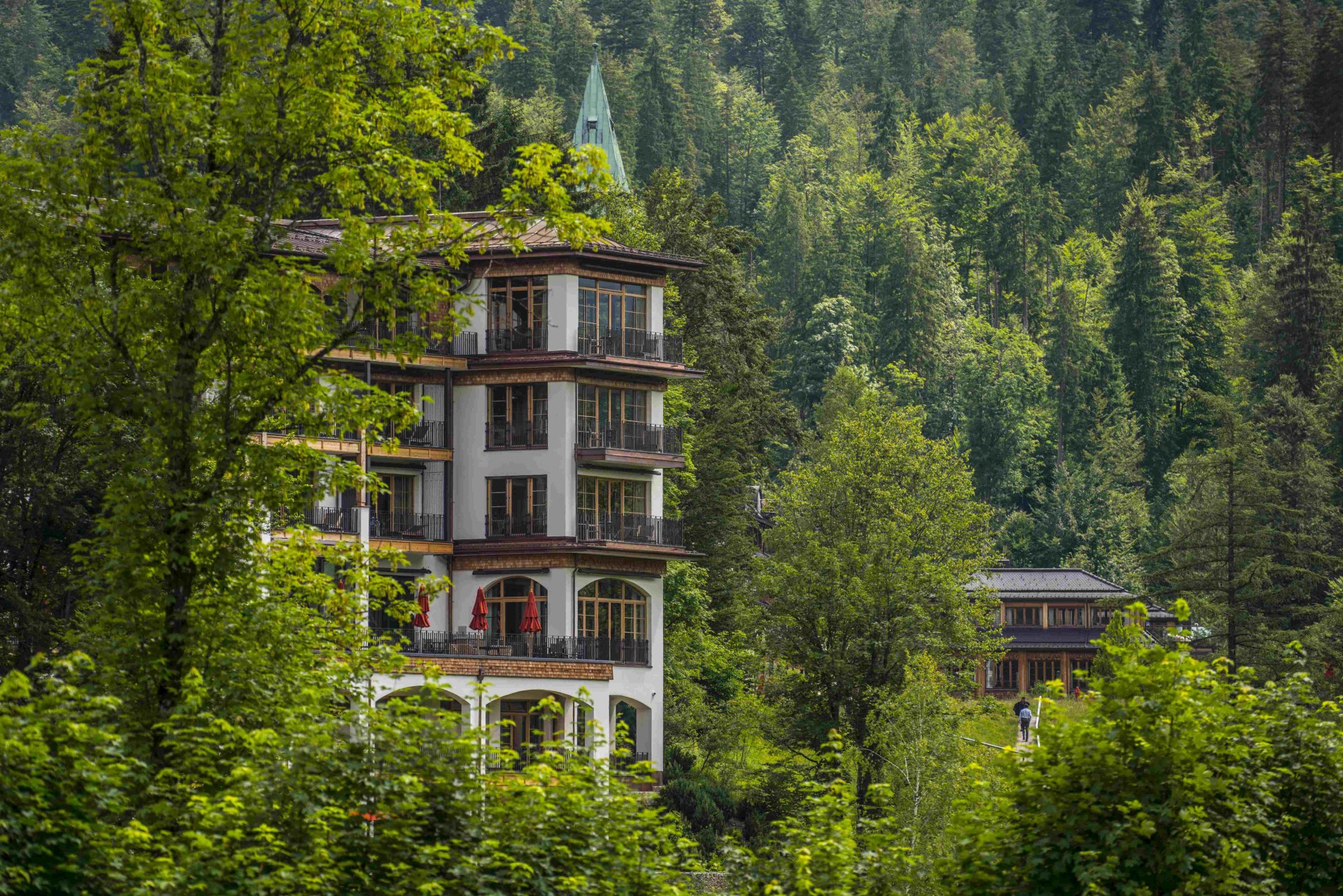 Hotel im Wald