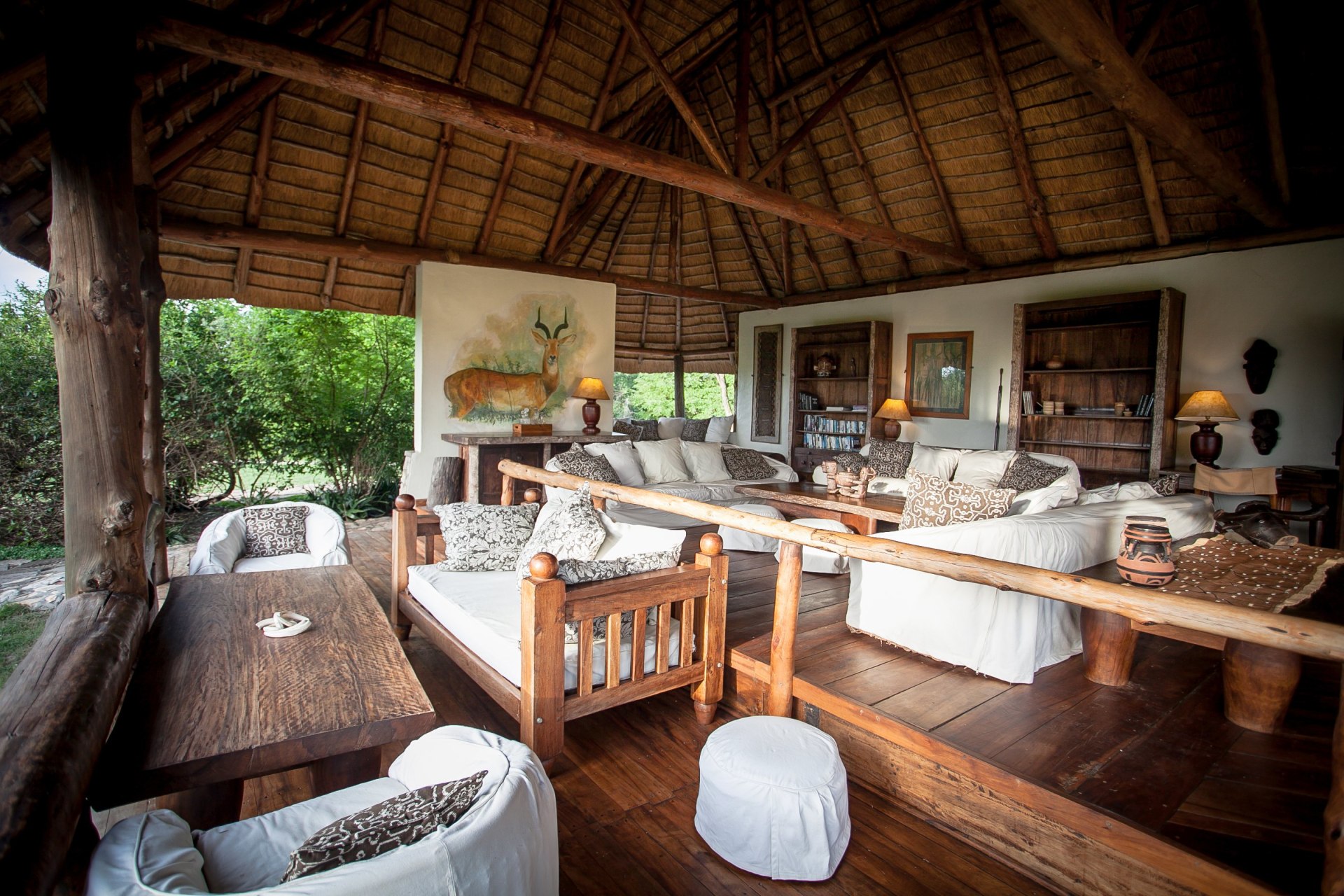 Loungebereich für den Tee am Nachmittag in der Semliki Safari Lodge