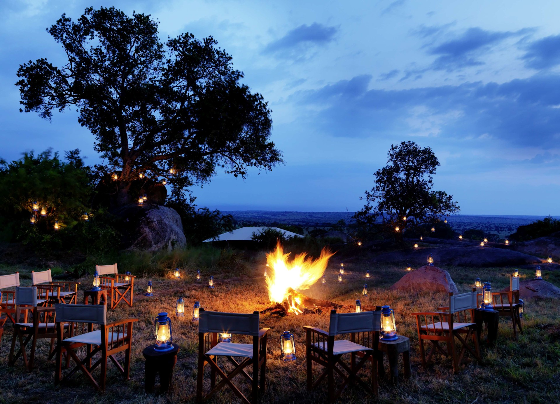 Lagerfeuer im Serengeti Bushtops