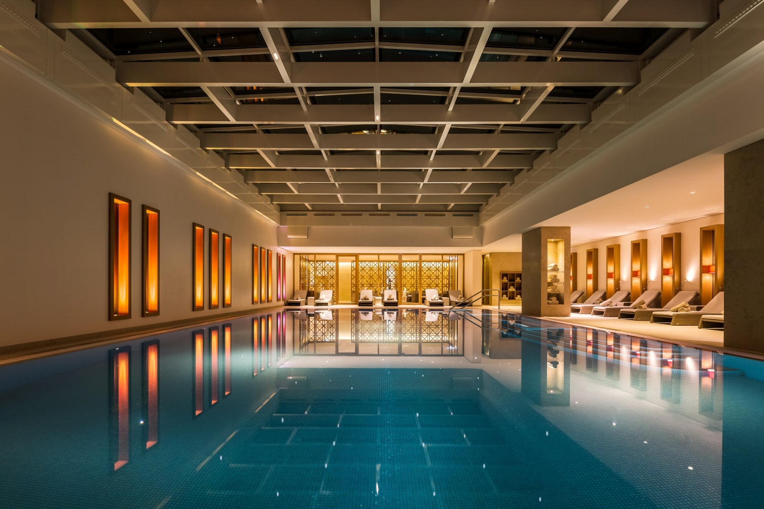 Indoor Pool im Spa