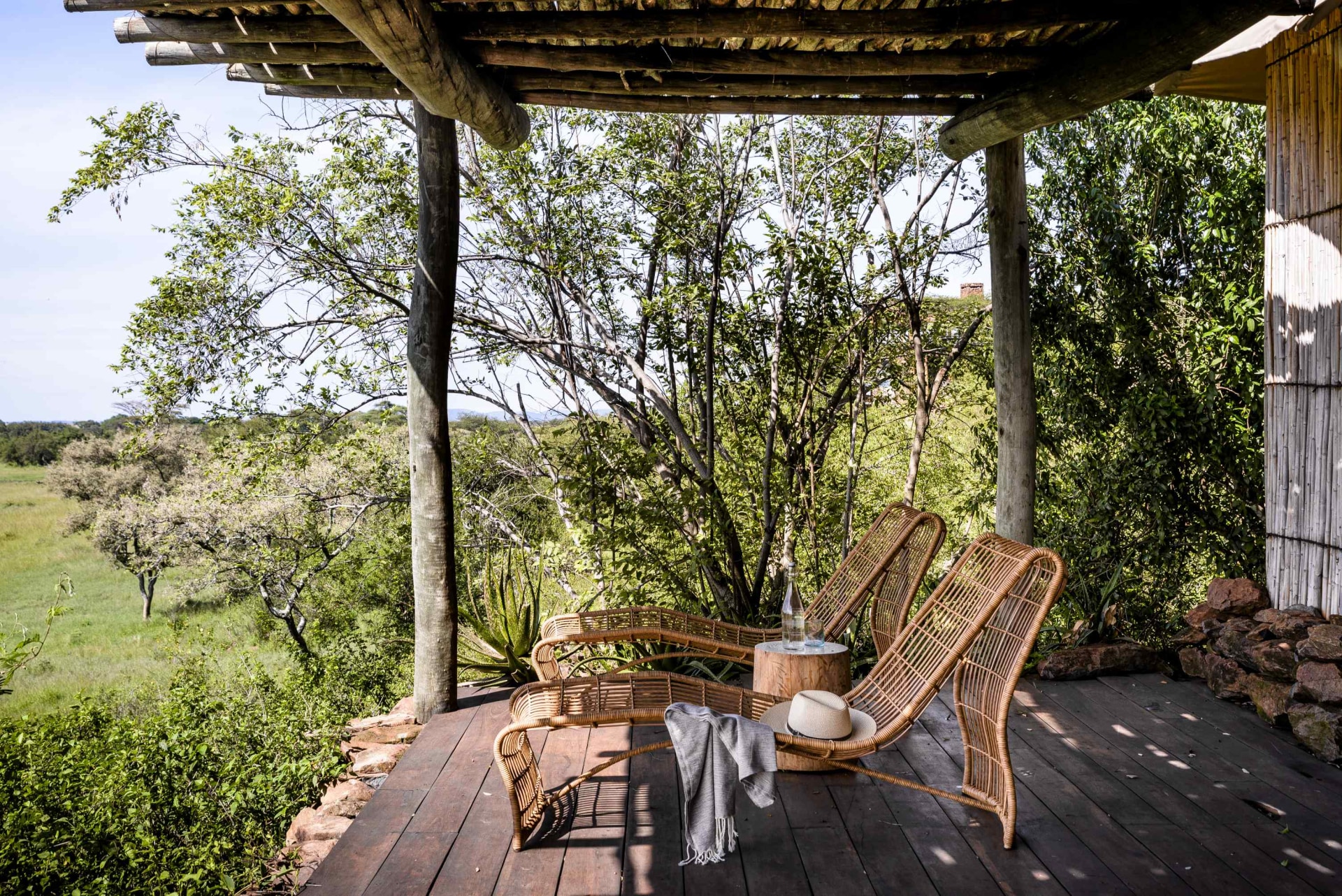 Veranda einer Suite der Singita Faru Faru Lodge