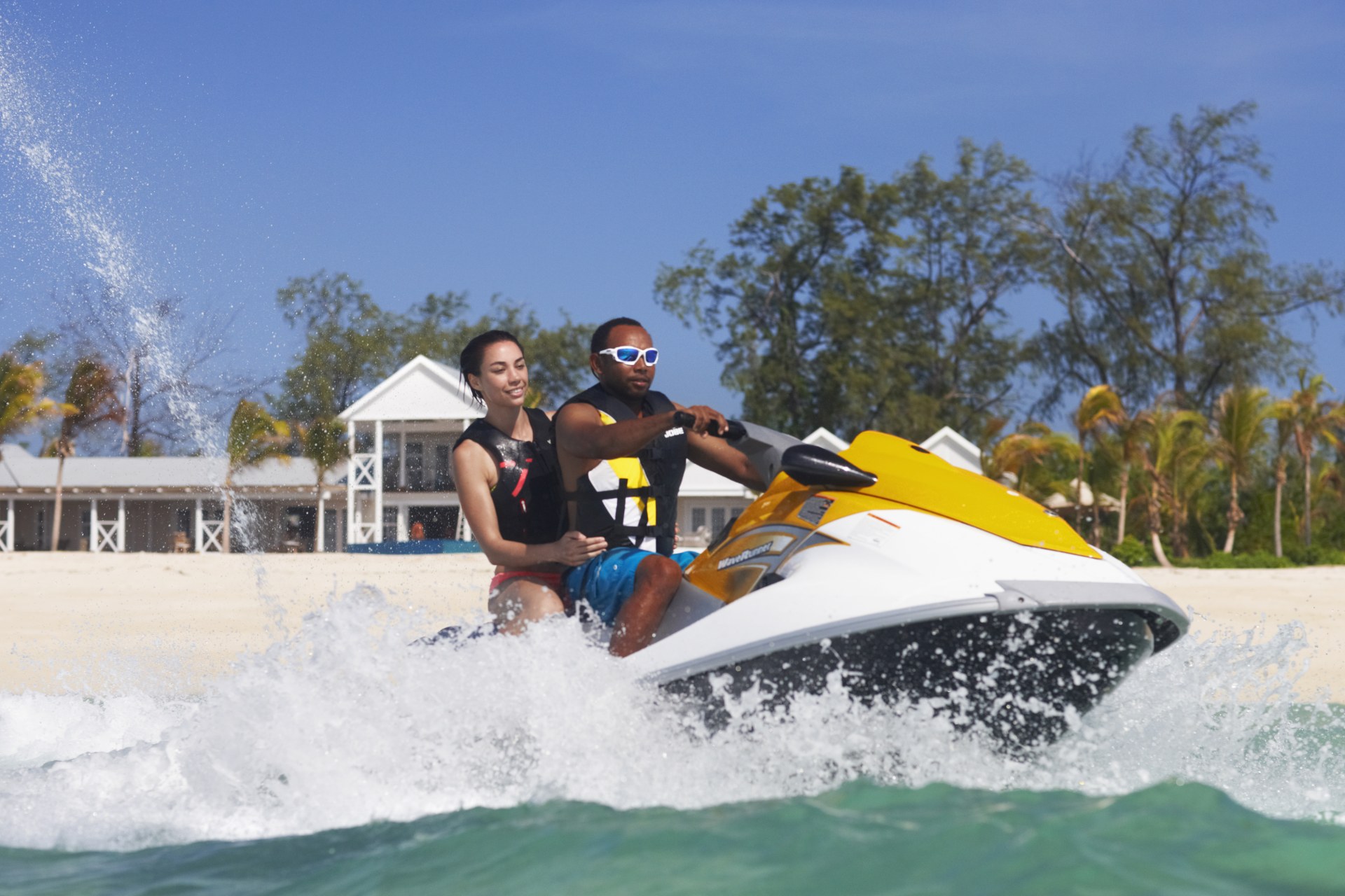 Jetski fahren vor Thanda Island