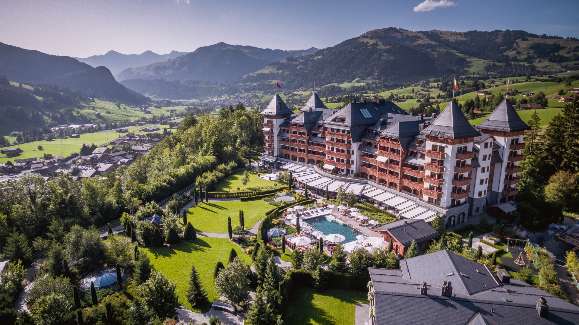 Aussenansicht des Alpina Gstaad