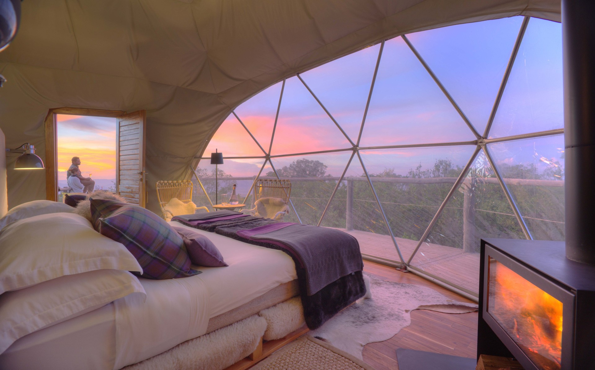 Sonnenuntergang ueber dem Ngorongoro Krater von der Suite des The Highlands