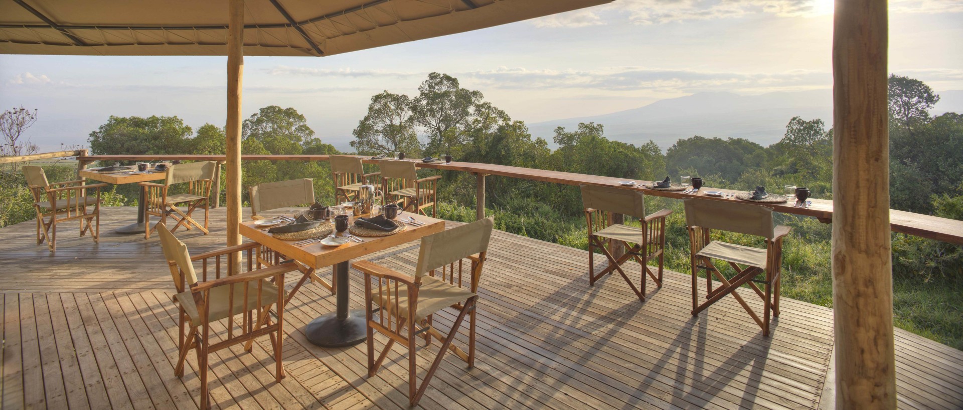 Fruehstueck auf der Terrasse des The Highlands