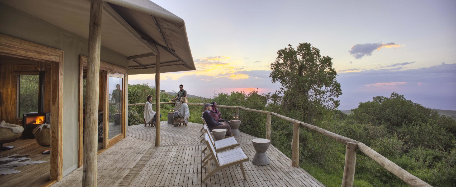 Sundowner auf der Terrasse des The Highlands