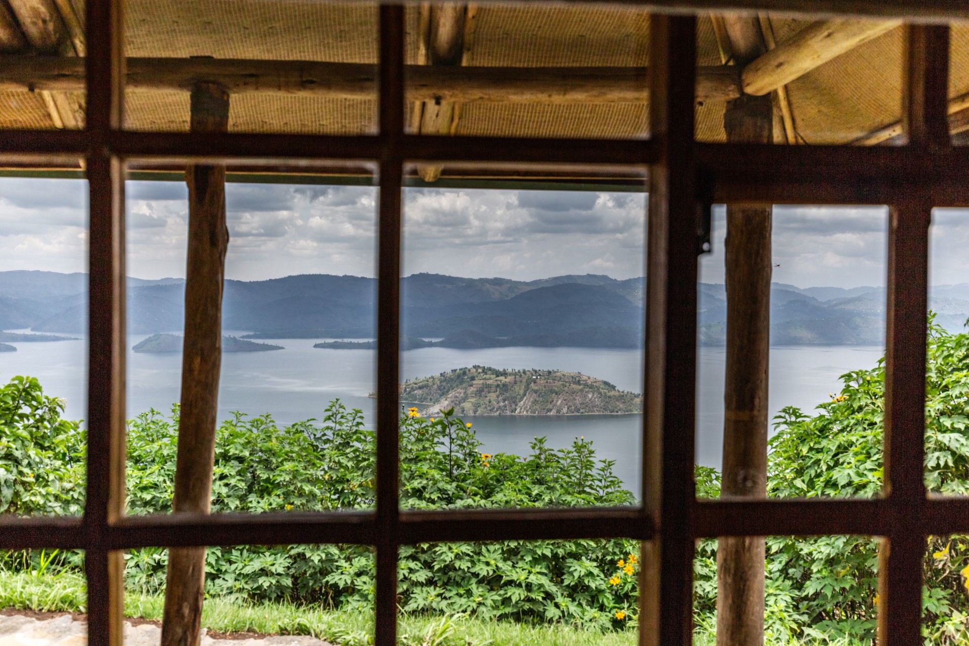 Aussicht aus den Gaestezimmern der Virunga Lodge