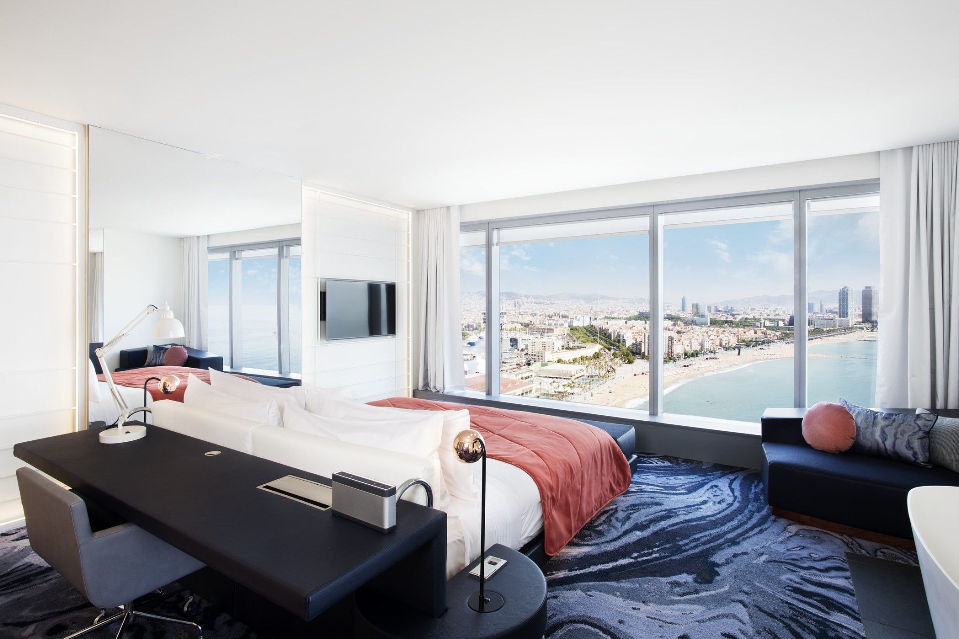 Innenansicht der Spectacular Suite des W Barcelona