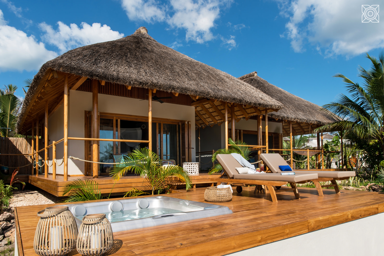 Terrasse und Außenansicht der Ocean Front Suite