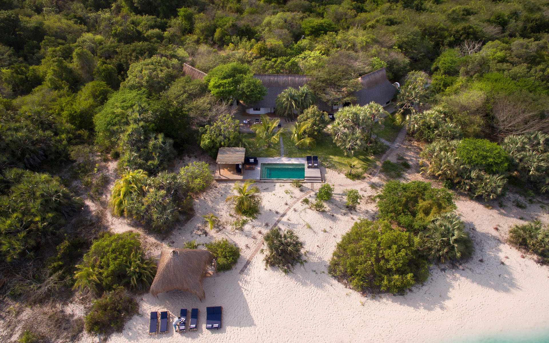 Familiencottage andBeyond Benguerra Island von oben