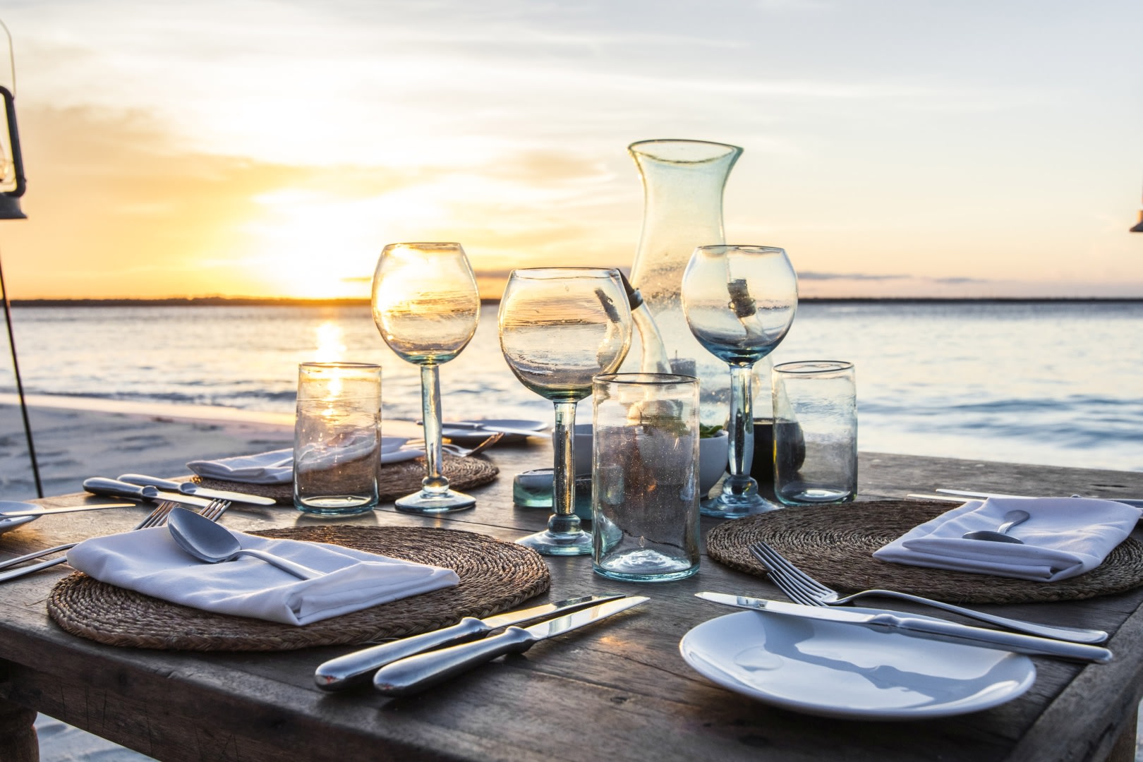 Abendessen im Strand auf Mnemba Island