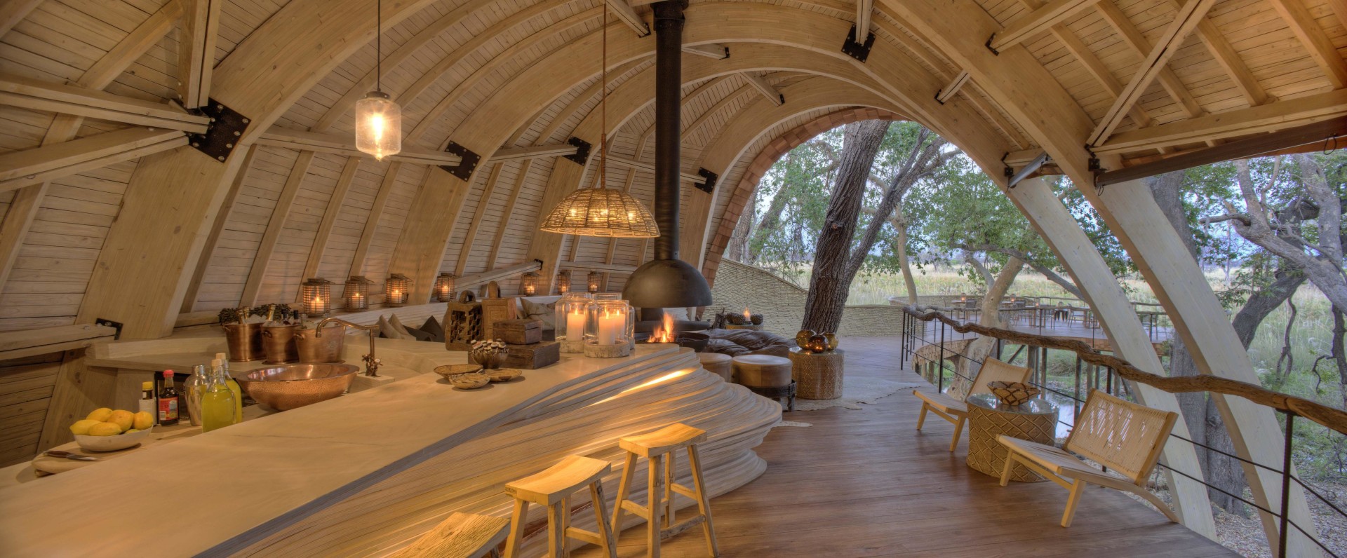Bar und Lounge der andBeyond Sandibe Okavango Safari Lodge