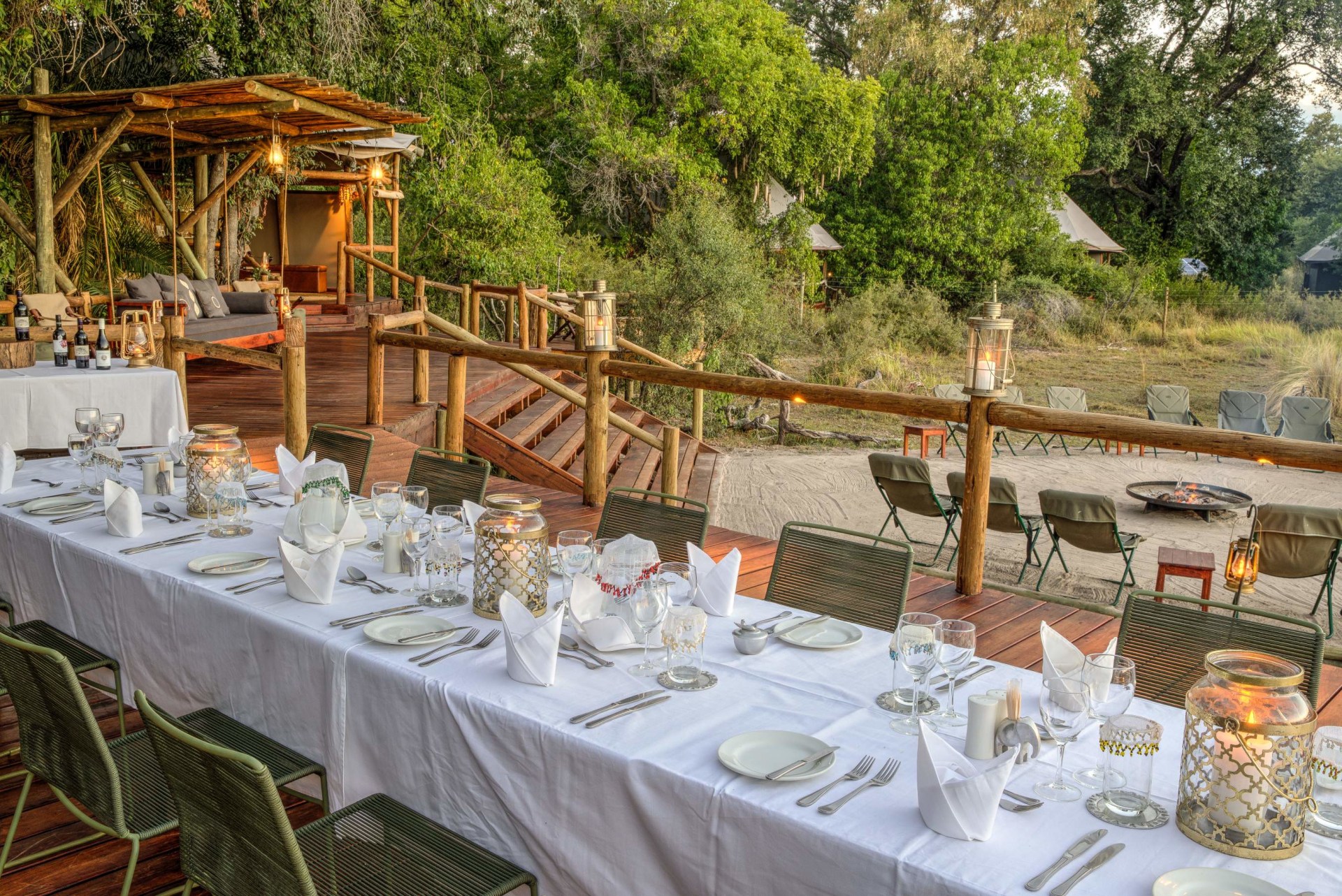 Fruehstueck auf der Terrasse des Kanana Camp