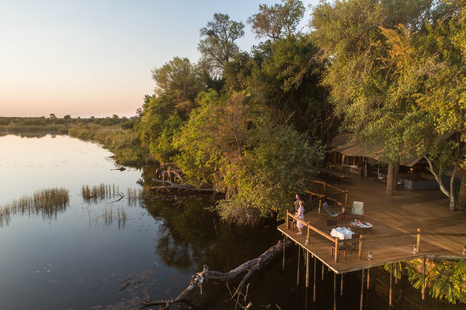 Lage der Xugana Island Lodge direkt am Fluss