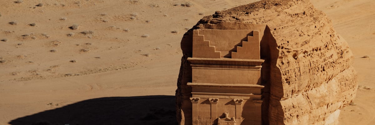 The Hegra Tomb in Alula can be seen located in the middle of a desert