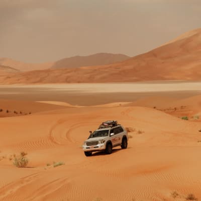 Jeep crossing Rub Al Khali desert