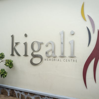 Schild mit Kigali Memorial Center