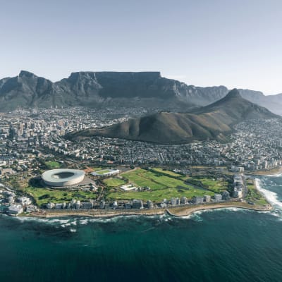 Kapstadt Stadion, Tafelberg und Lionshead aus der Luft 