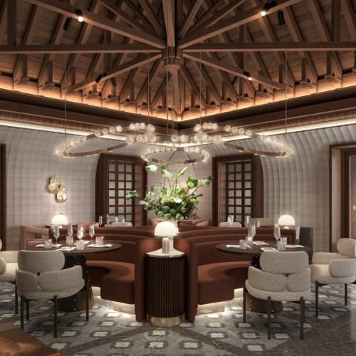 Elegantes Restaurantinterieur mit runden Sitzgelegenheiten, zeitgenössischer Pendelleuchte und einer Decke mit Holzträgern in einem Resort.