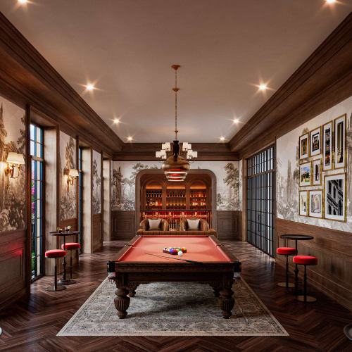Eine stilvolle Bar-Lounge mit einem Billardtisch in der Mitte, umgeben von Holzvertäfelungen, roten gepolsterten Hockern, großen Fenstern und einem gemütlichen Sitzbereich mit aufgereihten Flaschen.