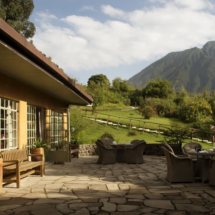 Terrassenbereich der Sabyinyo Lodge