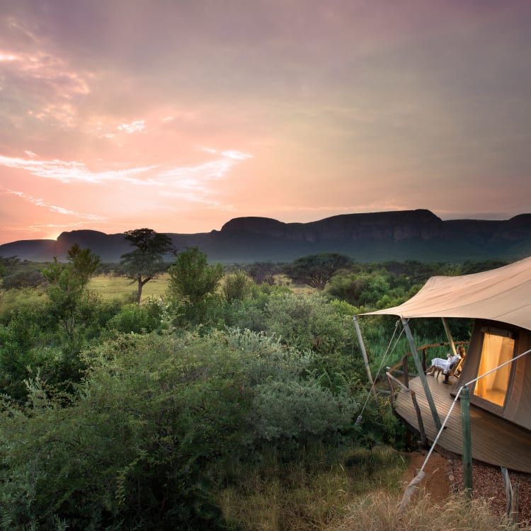 Marataba Safari Lodge Zeltsuite mit Ausblick auf die Berge