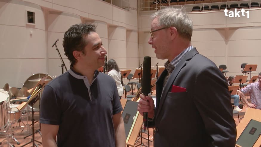 Andrés Orozco-Estrada über Martinů, Strauss und Mozart