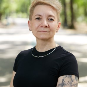 Dana  Dobrescu
