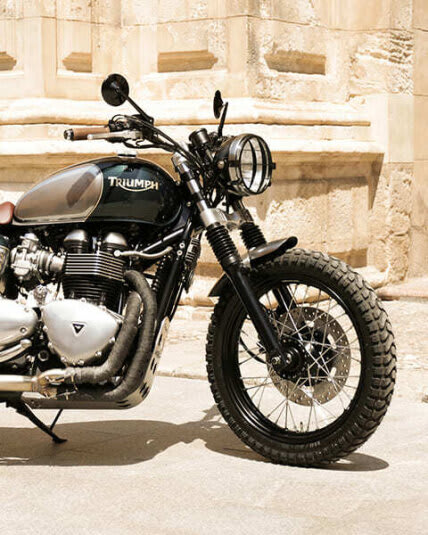 Moto Tamarit numero 37 Guildford con un motore Bonneville Carb