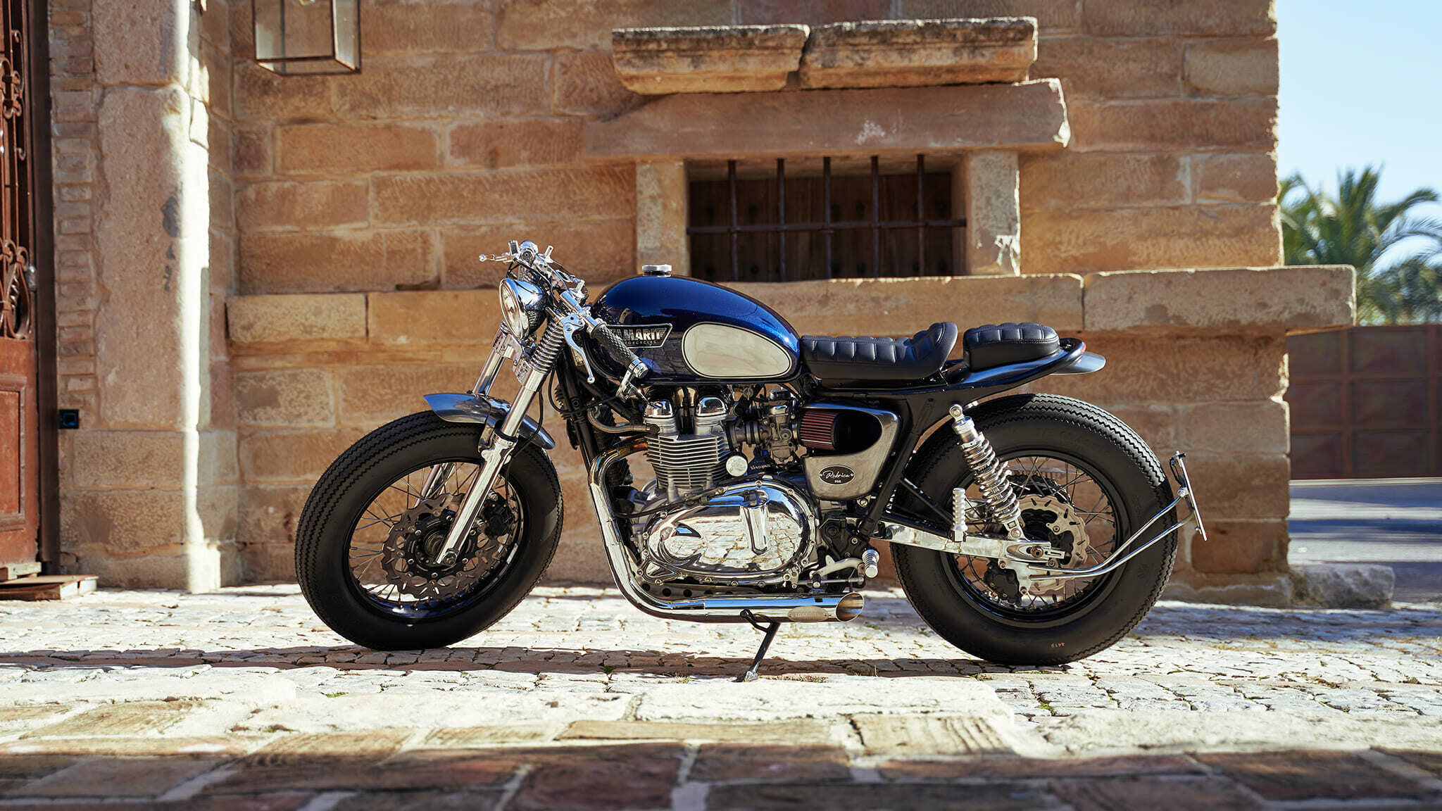 triumph thruxton 900 cafe racer tamarit rubrica