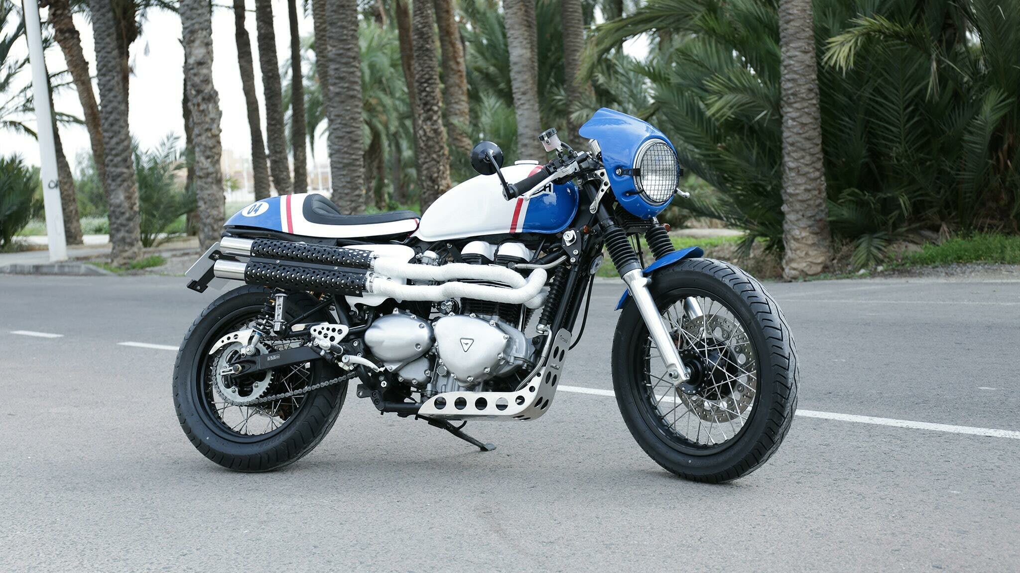 triumph thruxton 900 cafe racer tamarit hawkers one